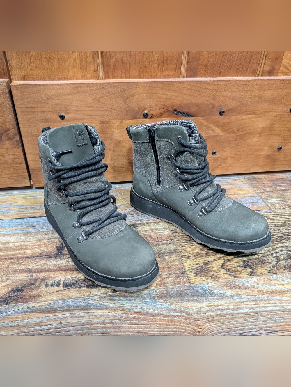 Kamik Women's Ariel Lo Waterproof Boots Size 7